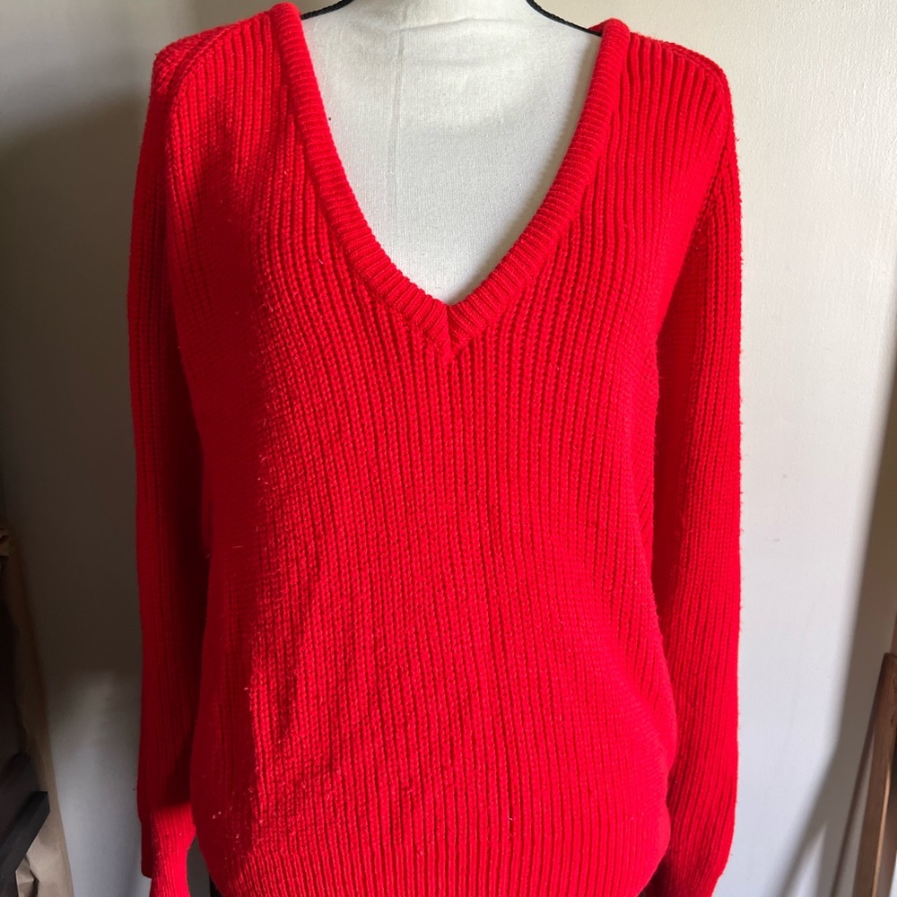 Vintage cable large knit red 80’s 90’s sweater V neck